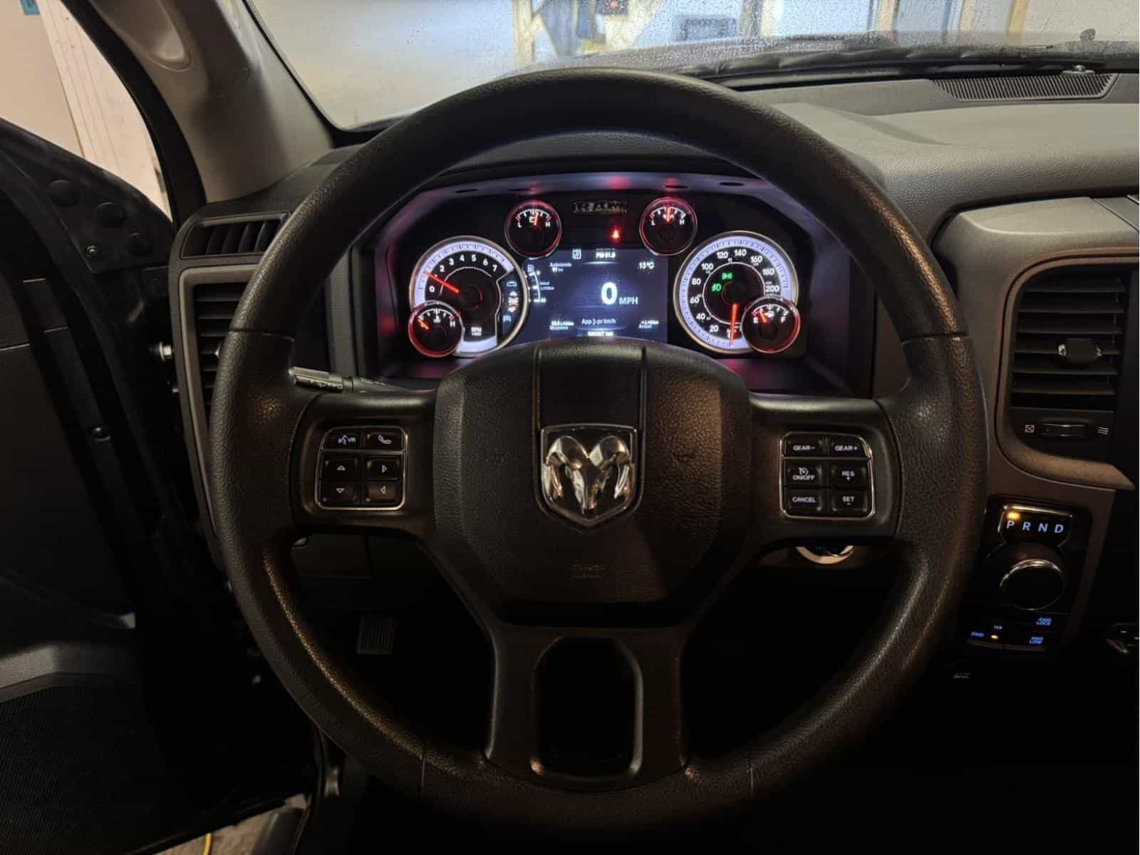 Image 9 RAM 1500 Classic Express 2020