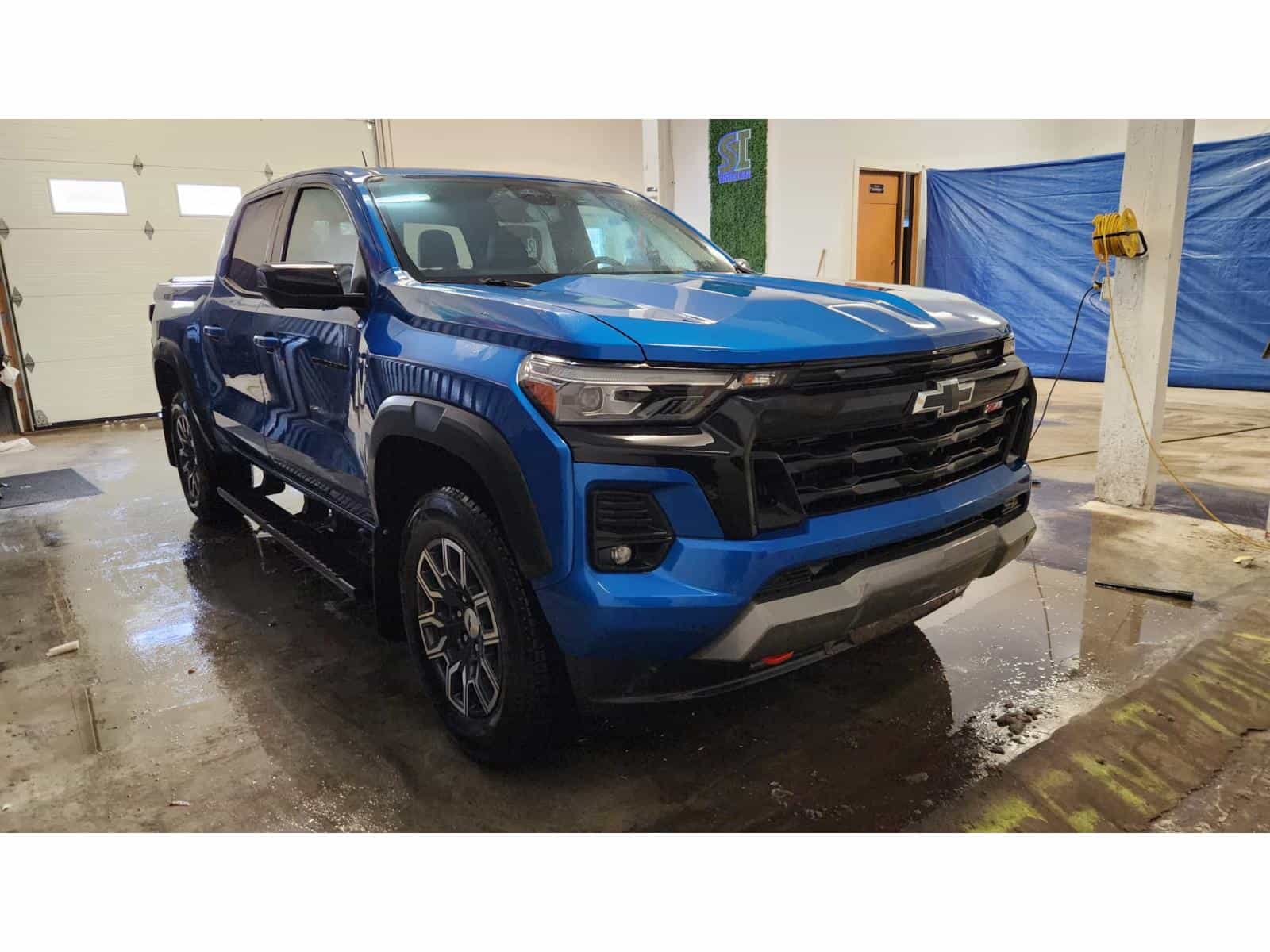 2023 Chevrolet Colorado Z71 - Image 3