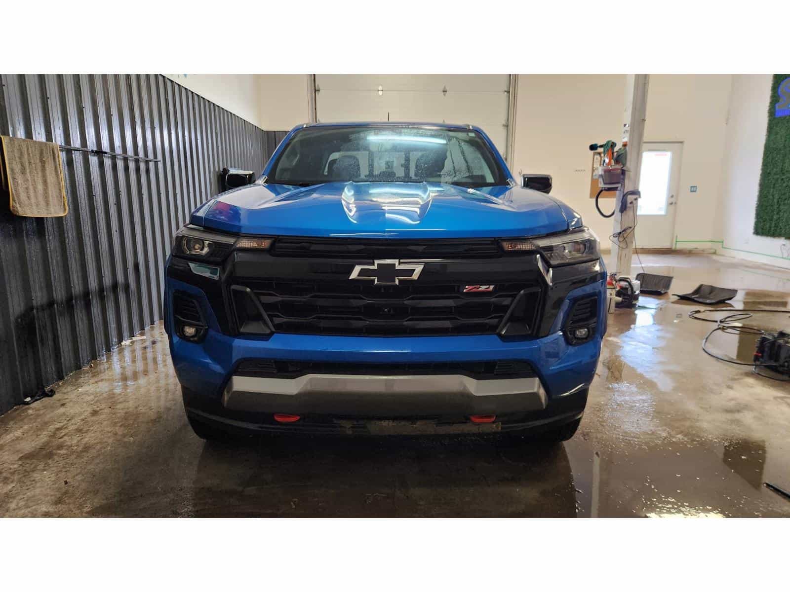 2023 Chevrolet Colorado Z71 - Image 2