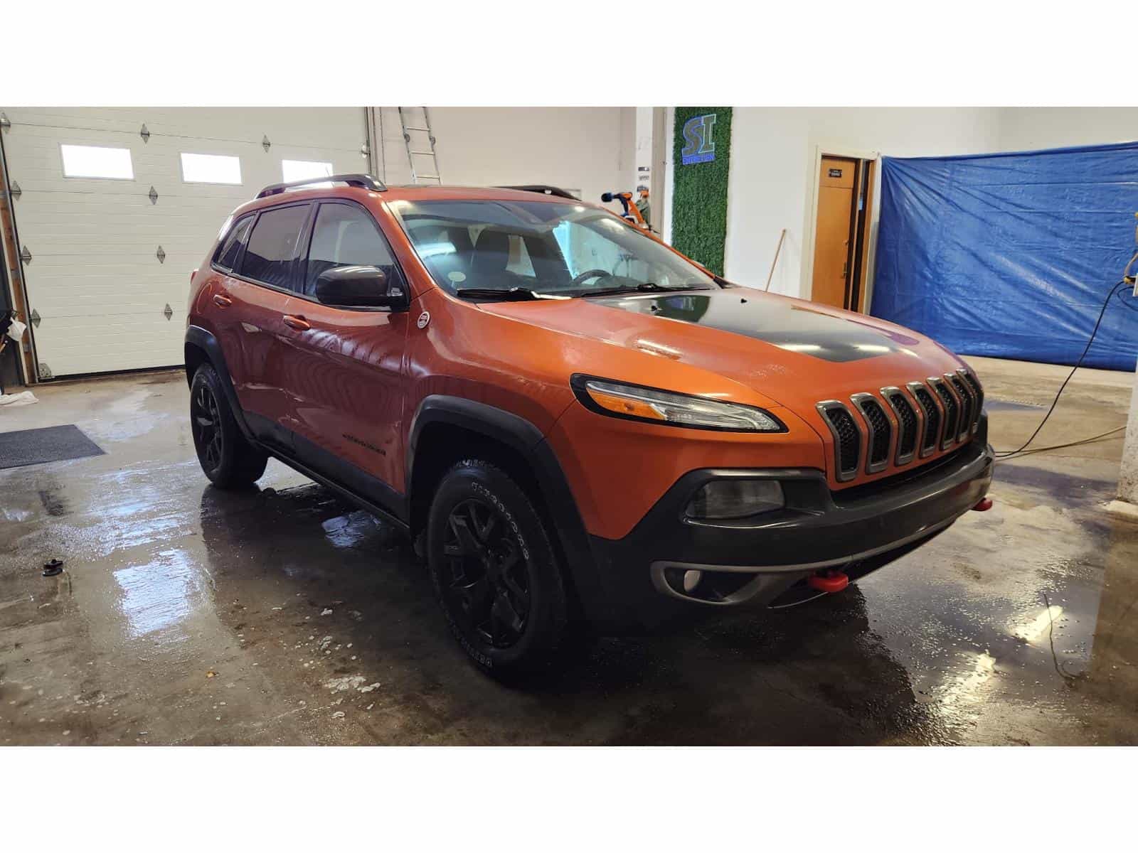 2015 Jeep Cherokee Trailhawk - Image 3