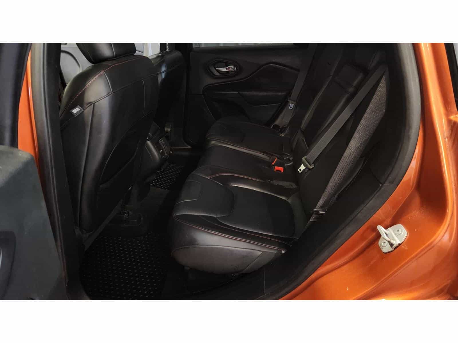 2015 Jeep Cherokee Trailhawk - Image 13