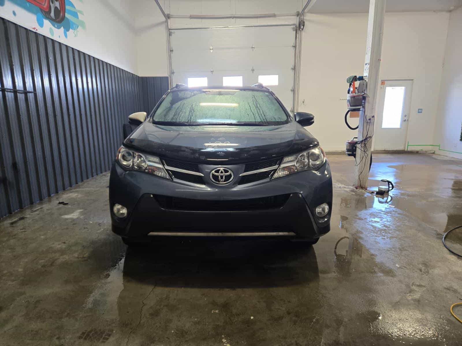 2013 Toyota Rav4 XLE - Image 2