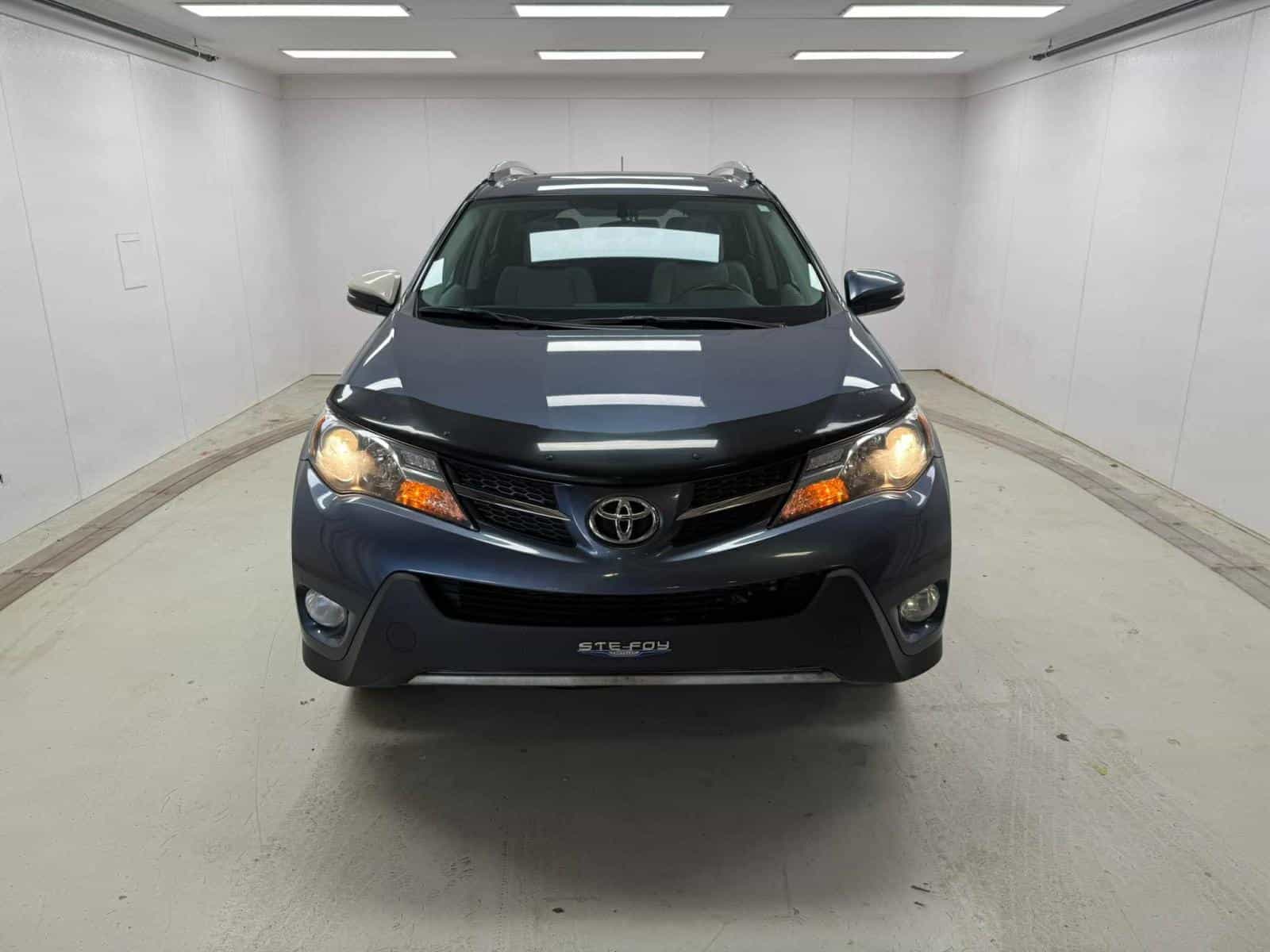 Image 2 Toyota Rav4 XLE 2013