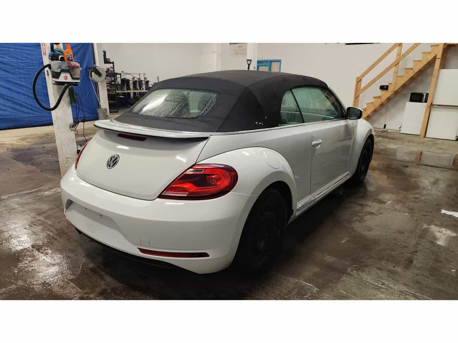 2018 Volkswagen Beetle Trendline - Image 4