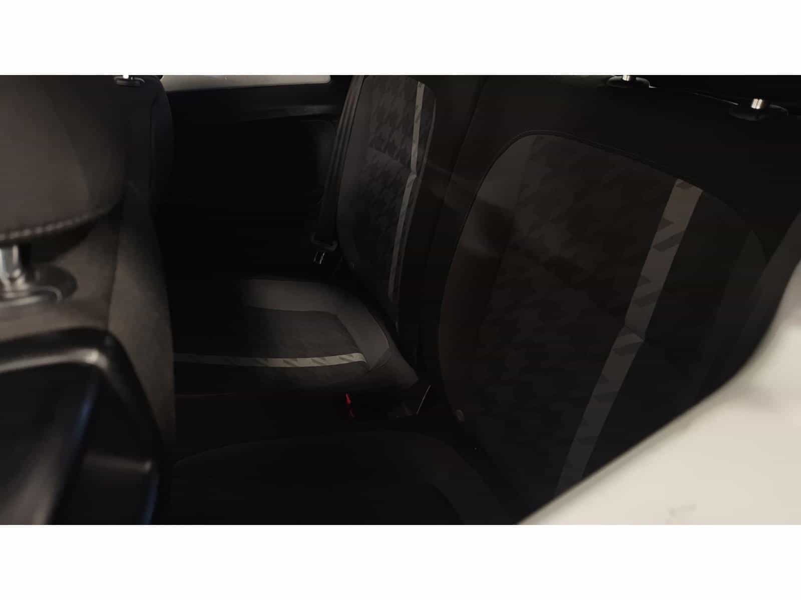 2018 Volkswagen Beetle Trendline - Image 12