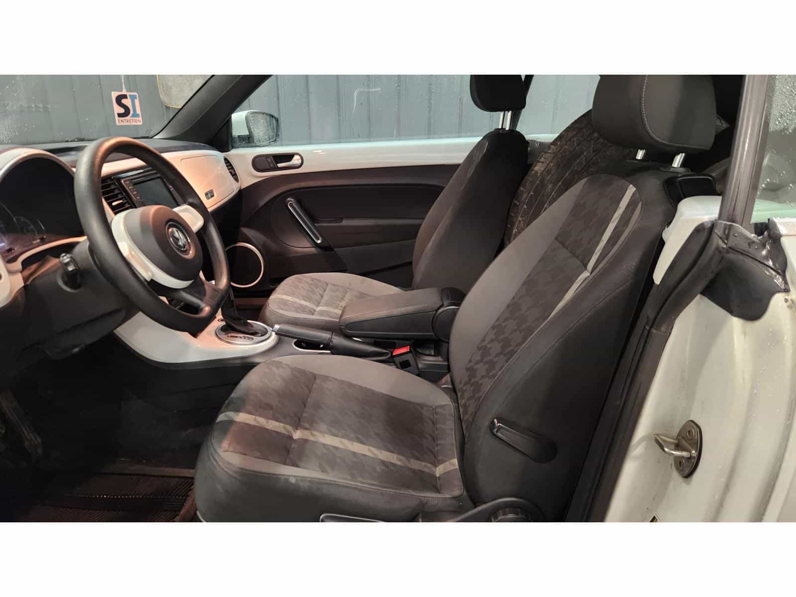 2018 Volkswagen Beetle Trendline - Image 11