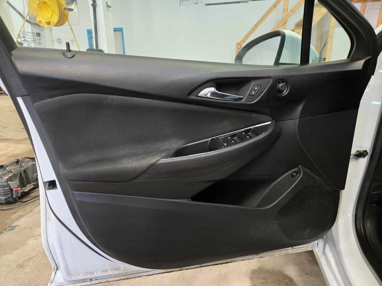 Image 7 Chevrolet CRUZE LT LT 2017