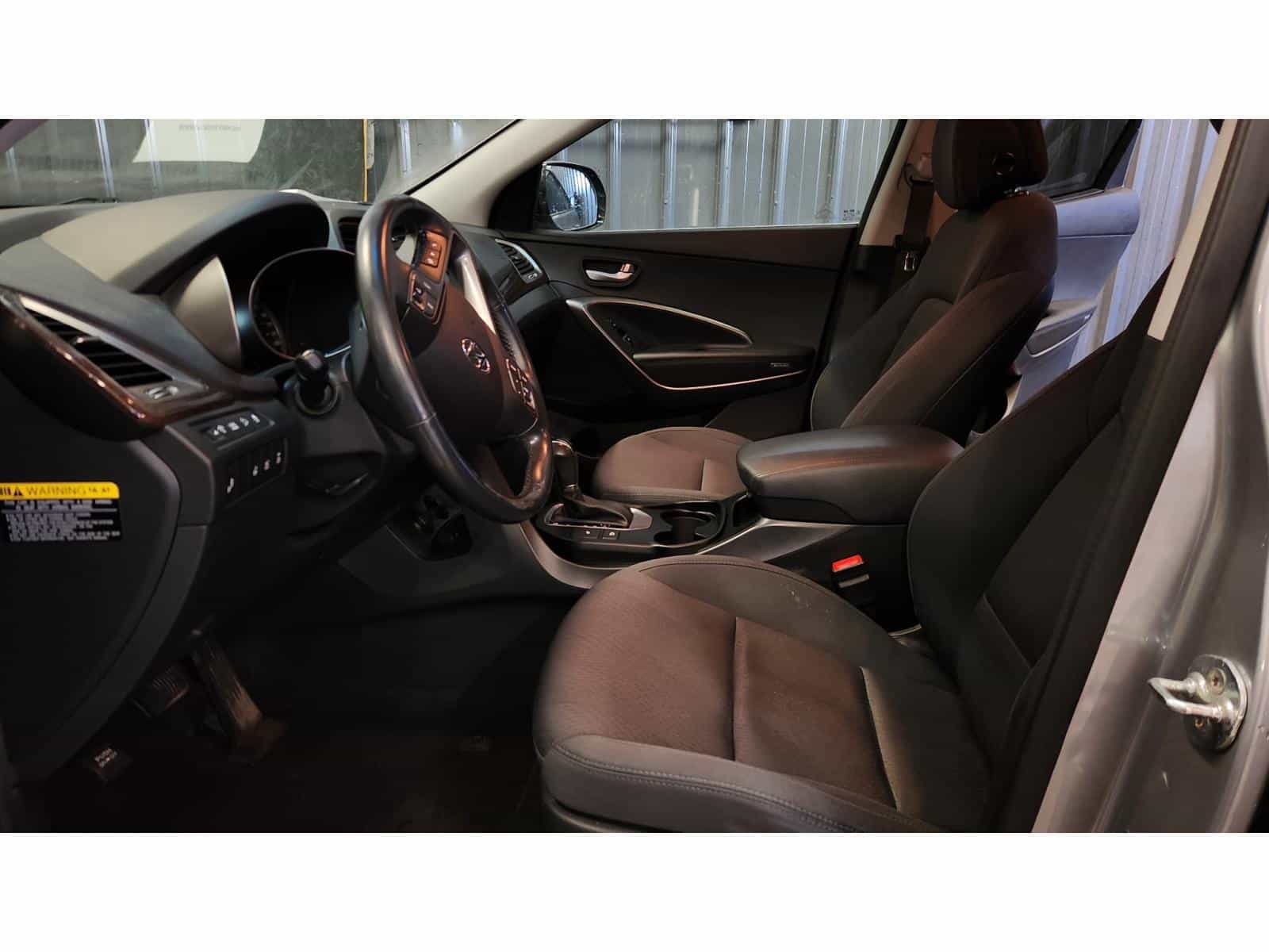 2018 Hyundai Santa Fe Premium - Image 9