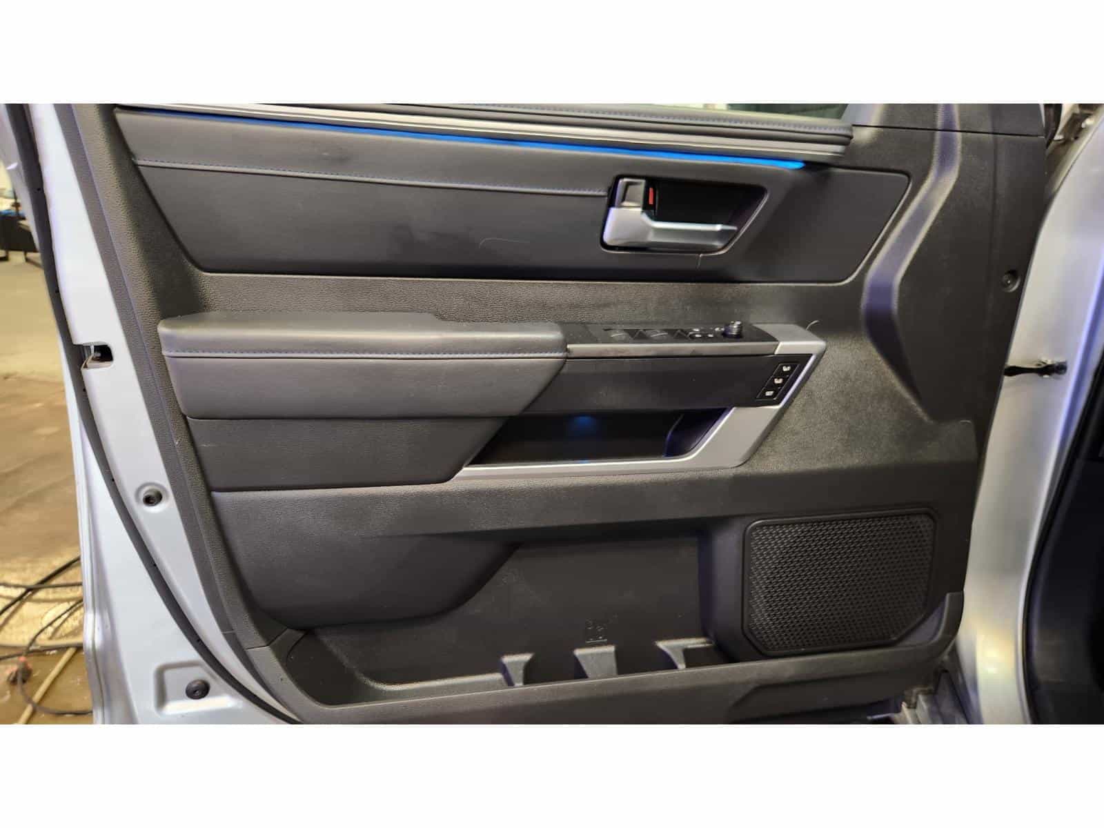 2024 Toyota Tundra Platinum - Image 10