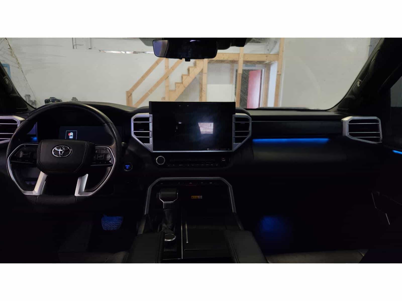 2024 Toyota Tundra Platinum - Image 11