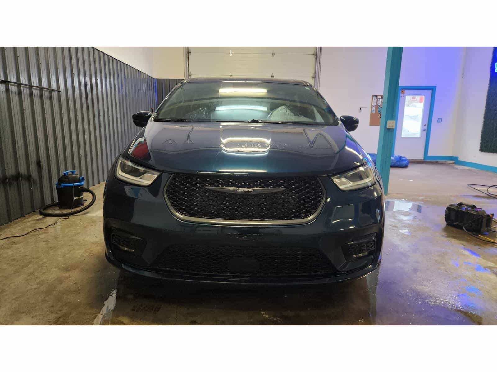 Image 2 Chrysler Pacifica Hybrid Touring L 2022