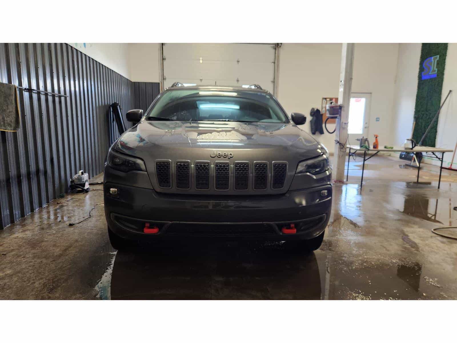 2020 Jeep Cherokee Trailhawk - Image 2