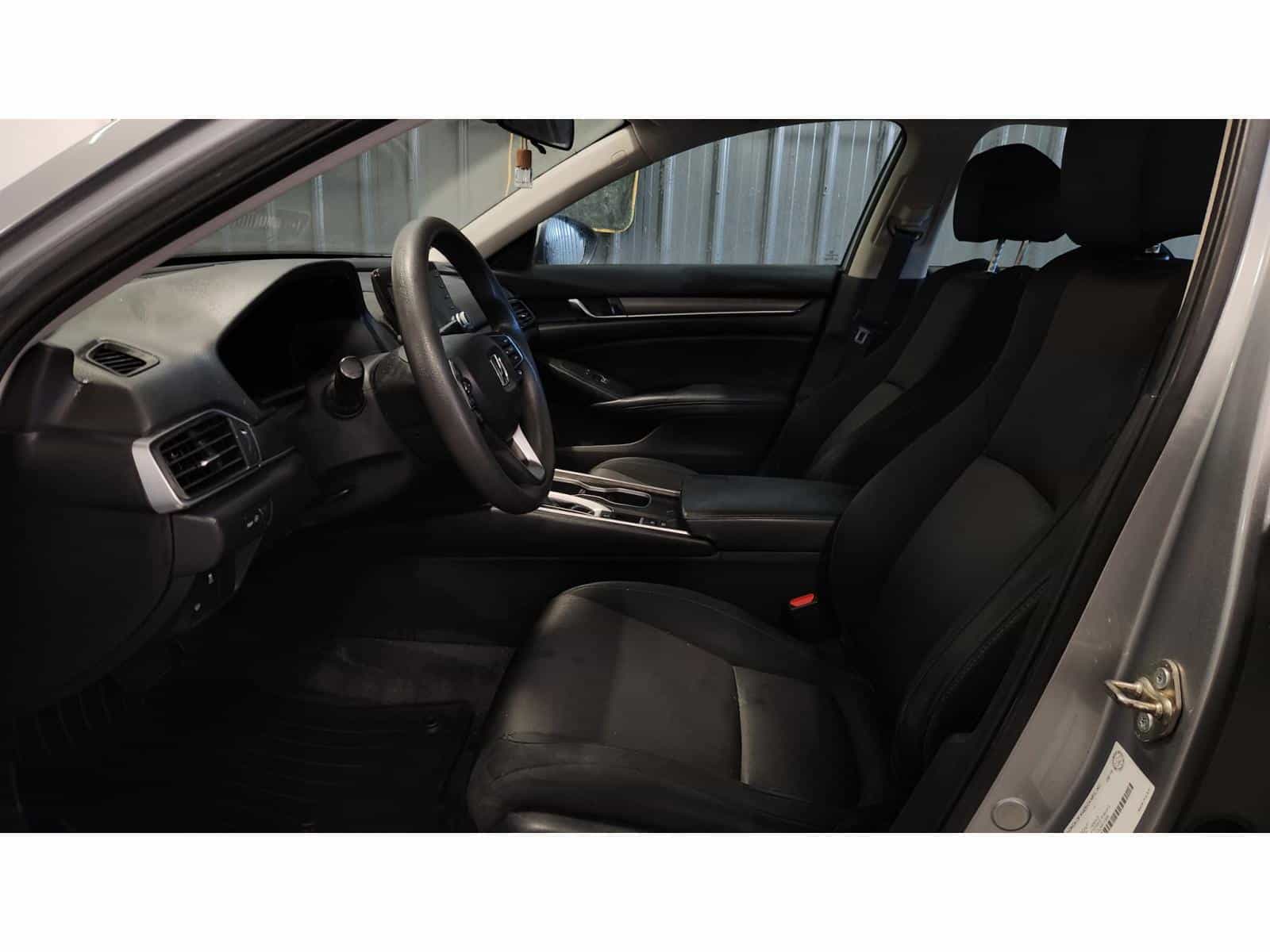 2018 Honda Accord LX - Image 11