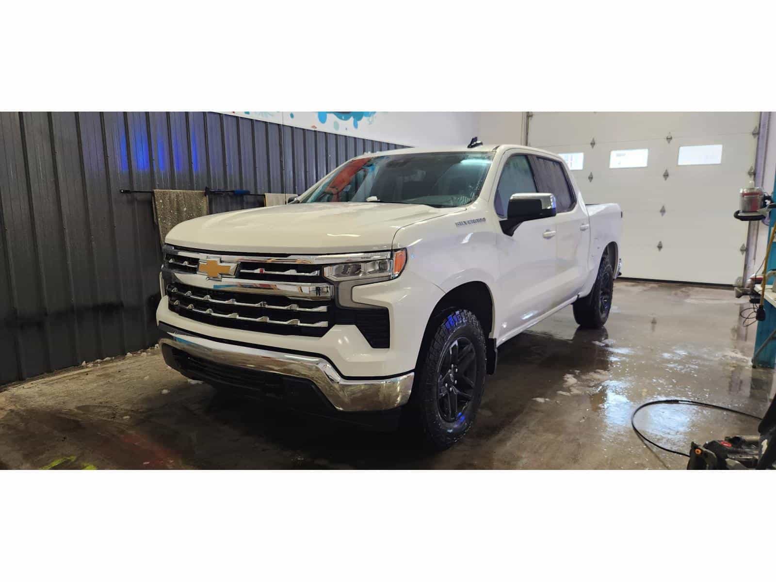 Image 1 Chevrolet Silverado 1500 LT 2025