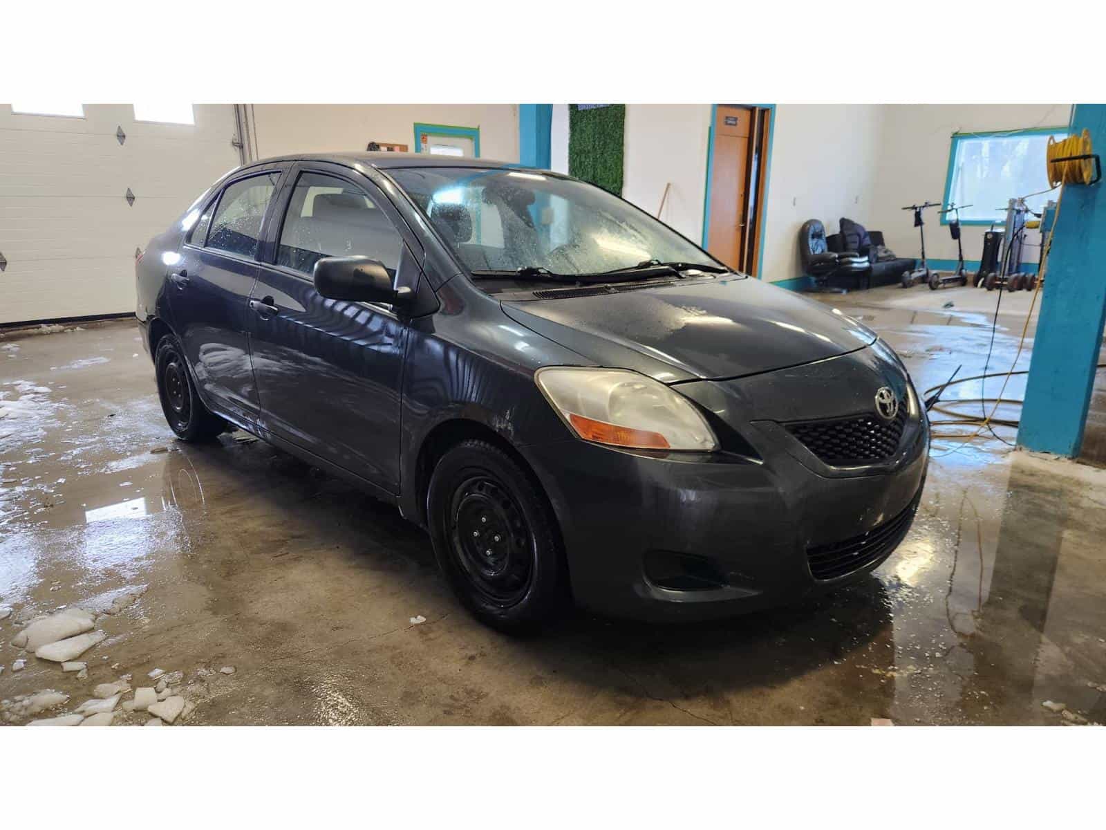 Image 3 Toyota Yaris Base 2009