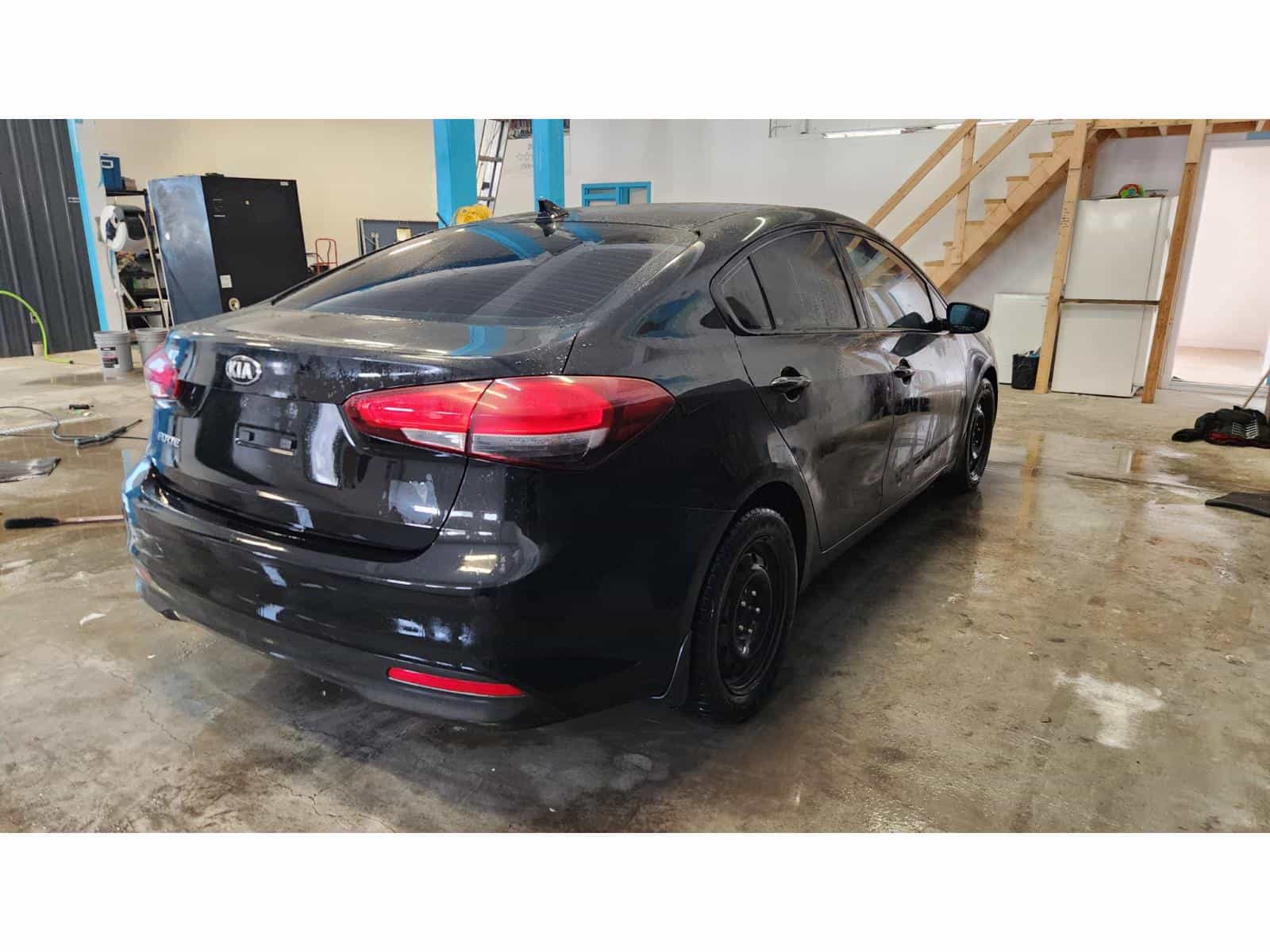 2017 Kia Forte LX - Image 4