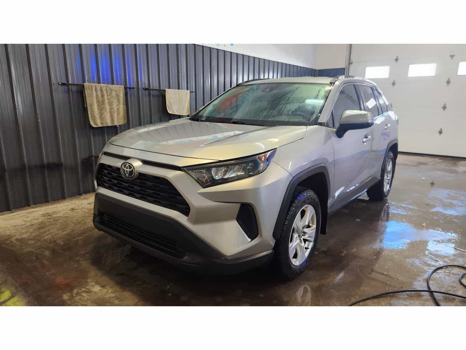 2019 Toyota RAV4 LE LE - Image 1