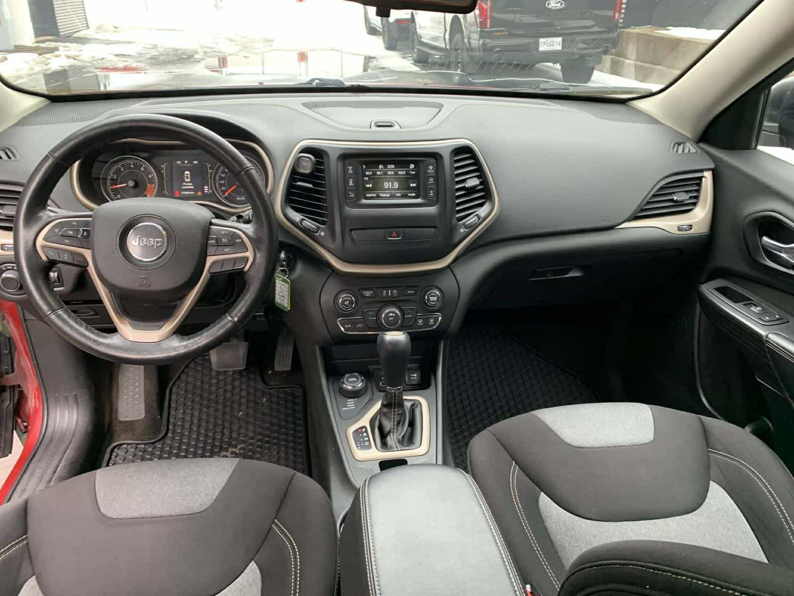 Image 13 Jeep Cherokee Sport 2015