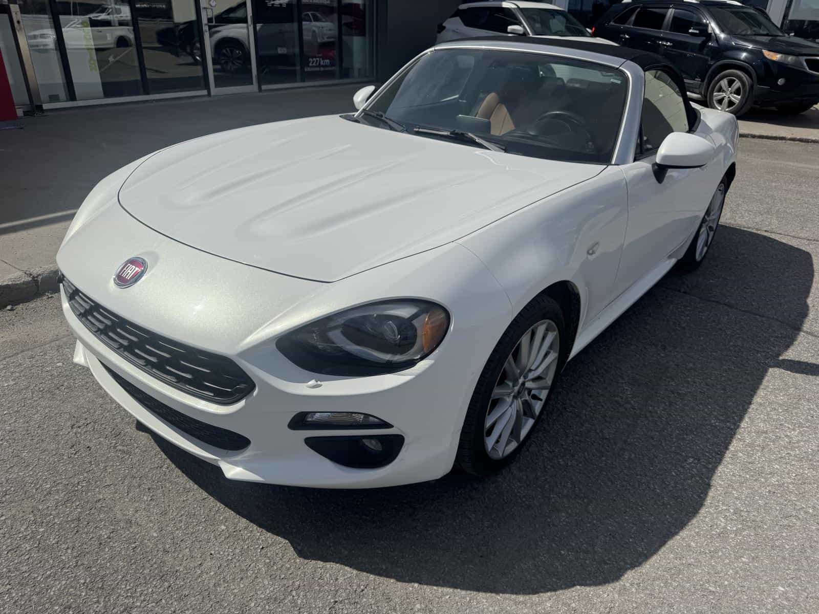 2017 Fiat 124 Spider Classica - Image 1