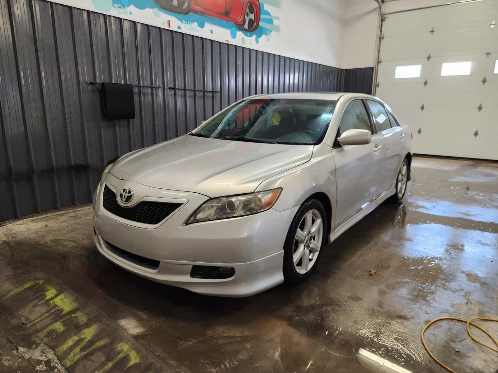 Image 1 Toyota Camry SE 2009