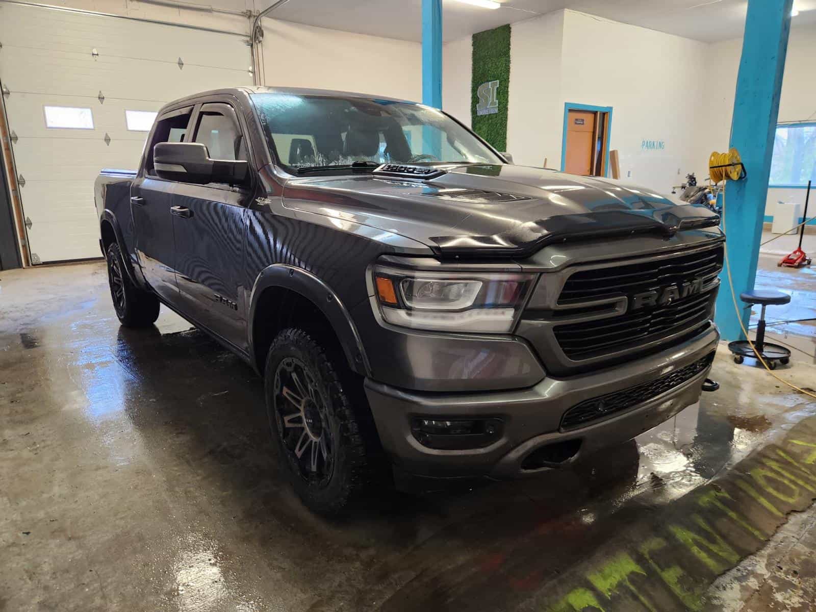 Image 3 RAM 1500 Laramie 2020