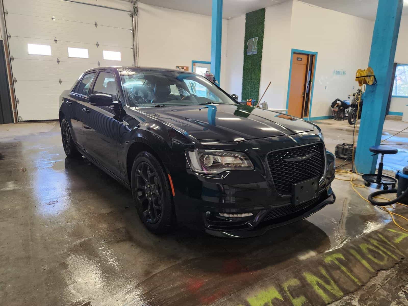 Image 3 Chrysler 300 Touring L 2022