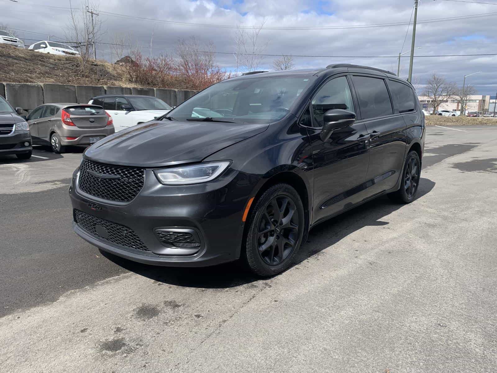 2021 Chrysler Pacifica Limited - Image 1