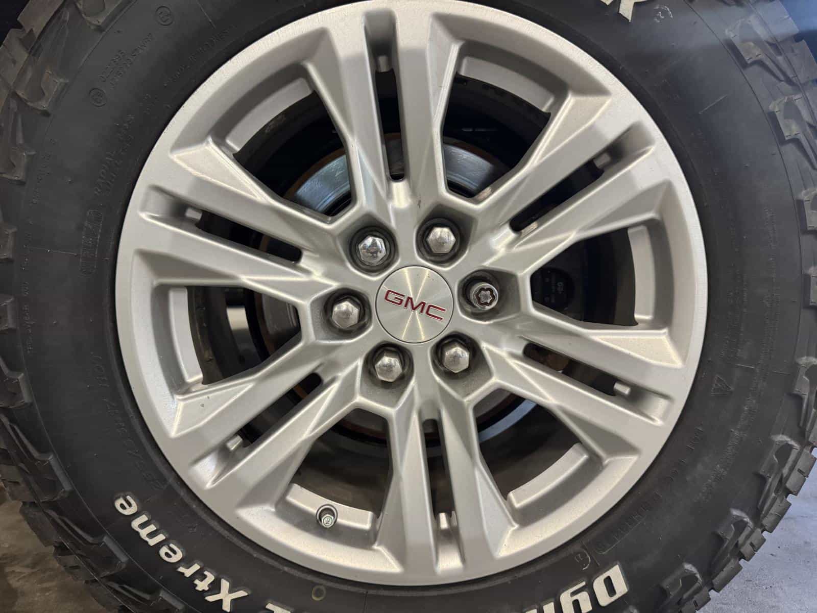 Image 1 GMC Canyon SLE 2019