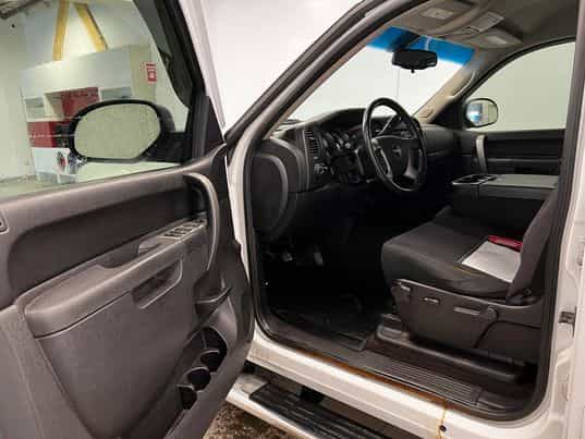 2011 GMC Sierra Hybrid - Image 24