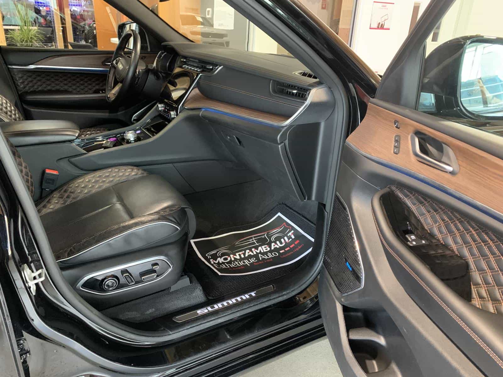 2021 Jeep Grand Cherokee L Summit - Image 11