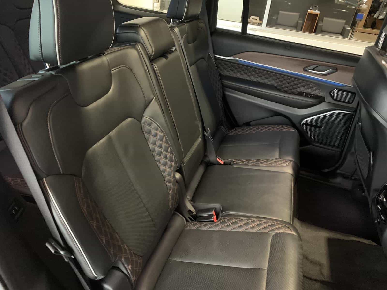 2021 Jeep Grand Cherokee L Summit - Image 11