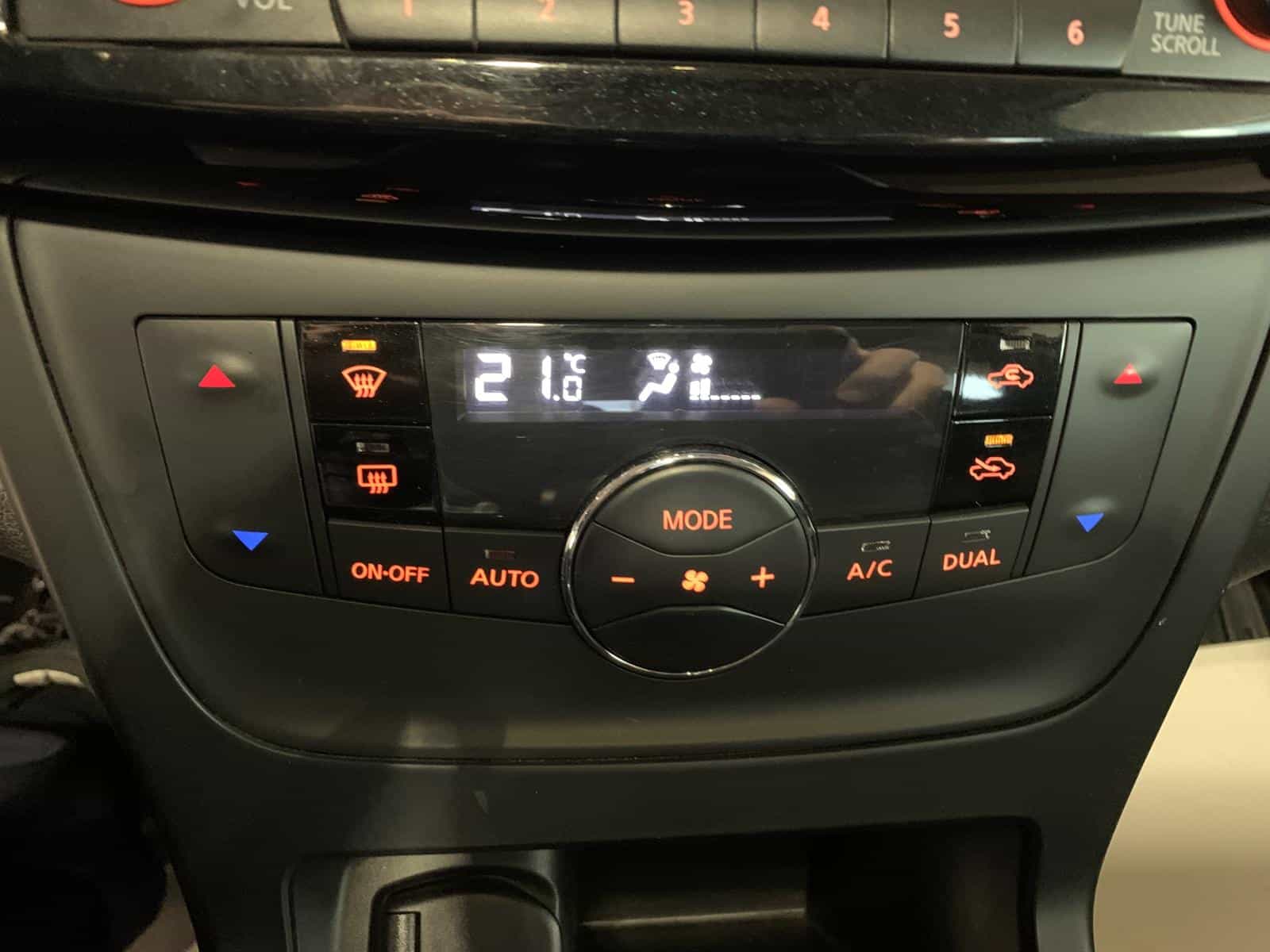 2018 Nissan SENTRA S/SV/SR/SL SV - Image 12