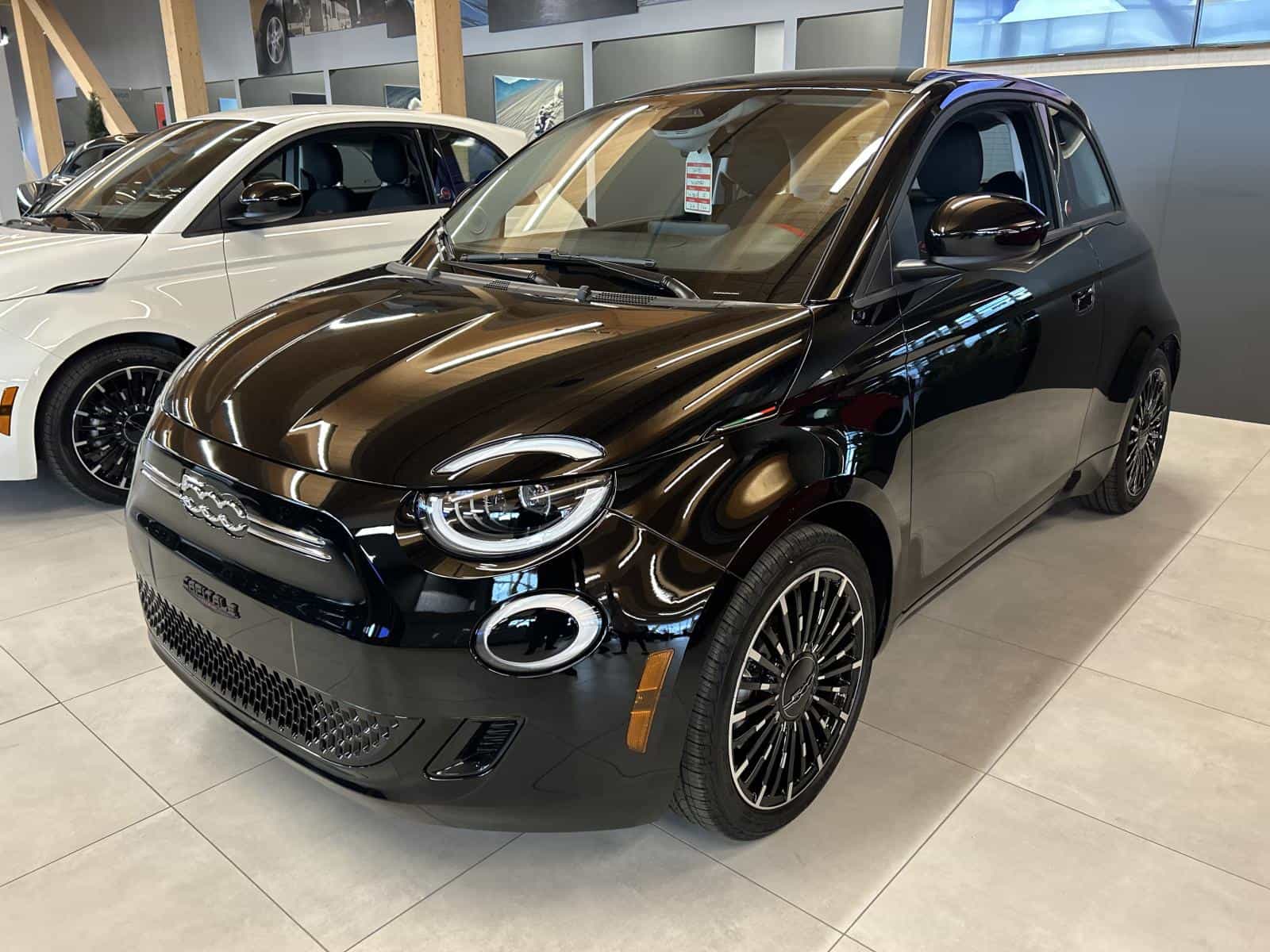 Image 3 Fiat All-New 500e BEV 500e RED 2025