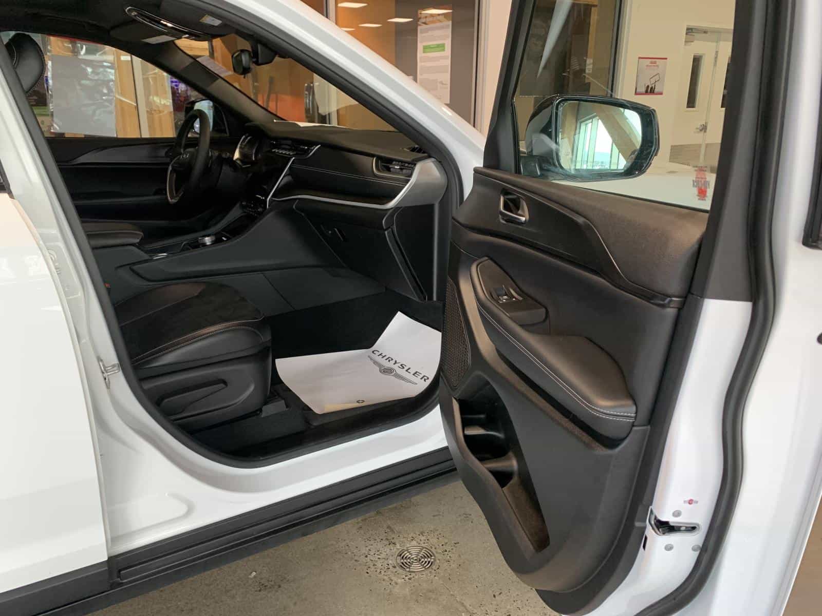 2024 Jeep Grand Cherokee L Laredo Laredo - Image 8