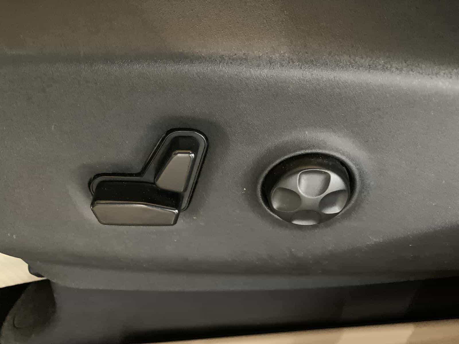 2019 Chrysler Pacifica Touring - Image 13