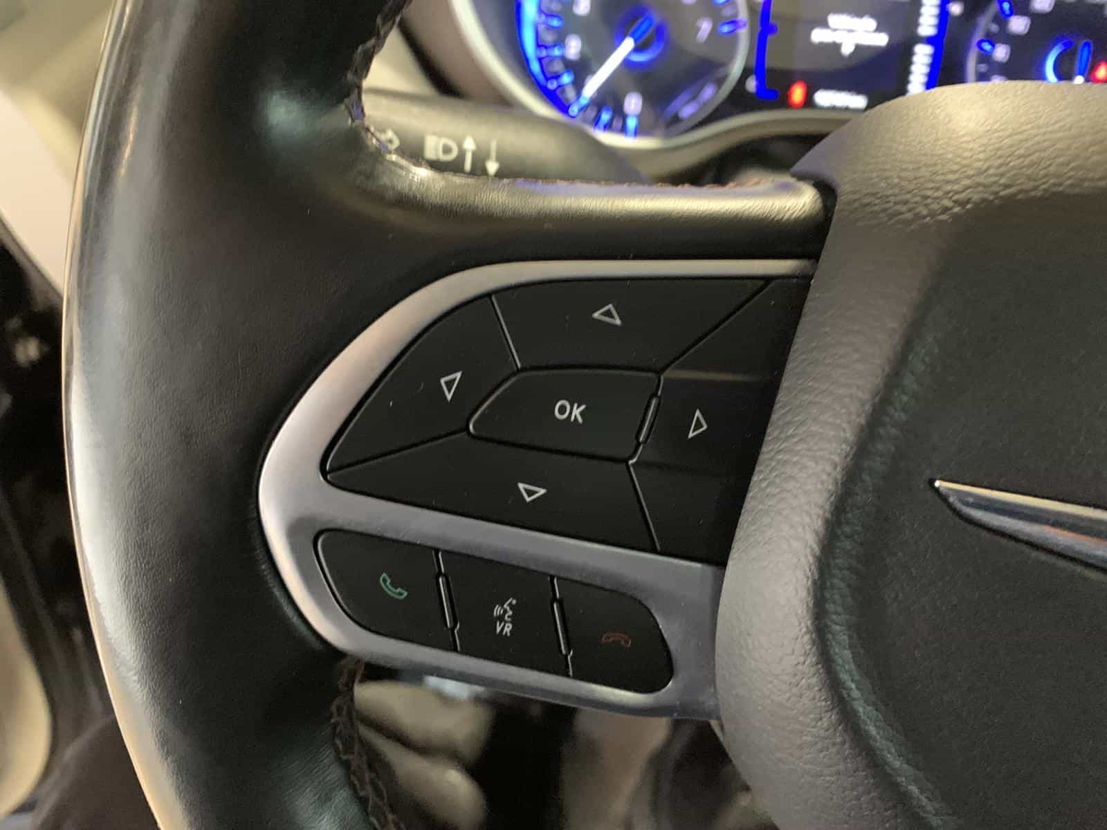 2019 Chrysler Pacifica Touring - Image 20