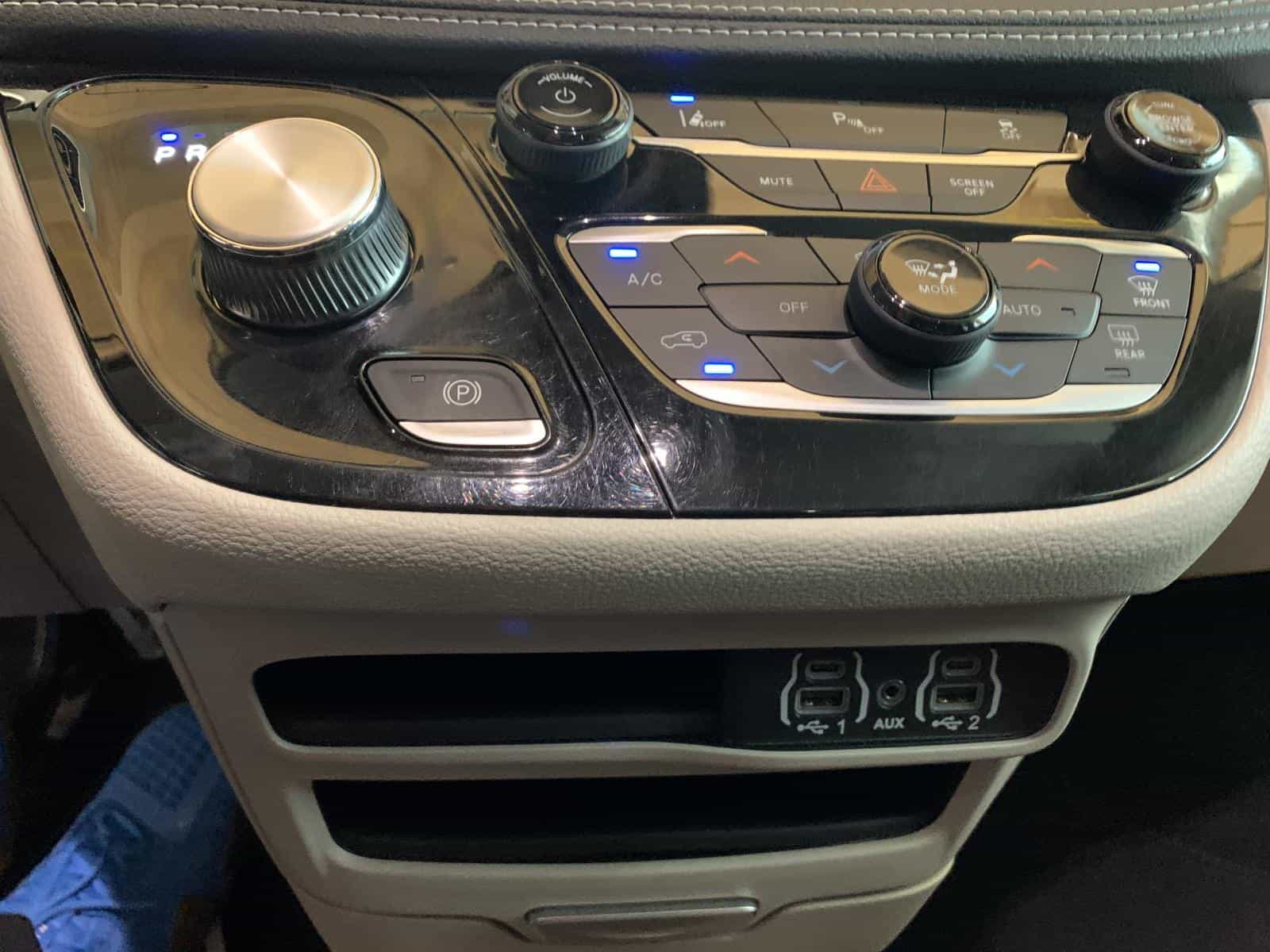 2023 Chrysler Pacifica Hybrid Touring L - Image 16