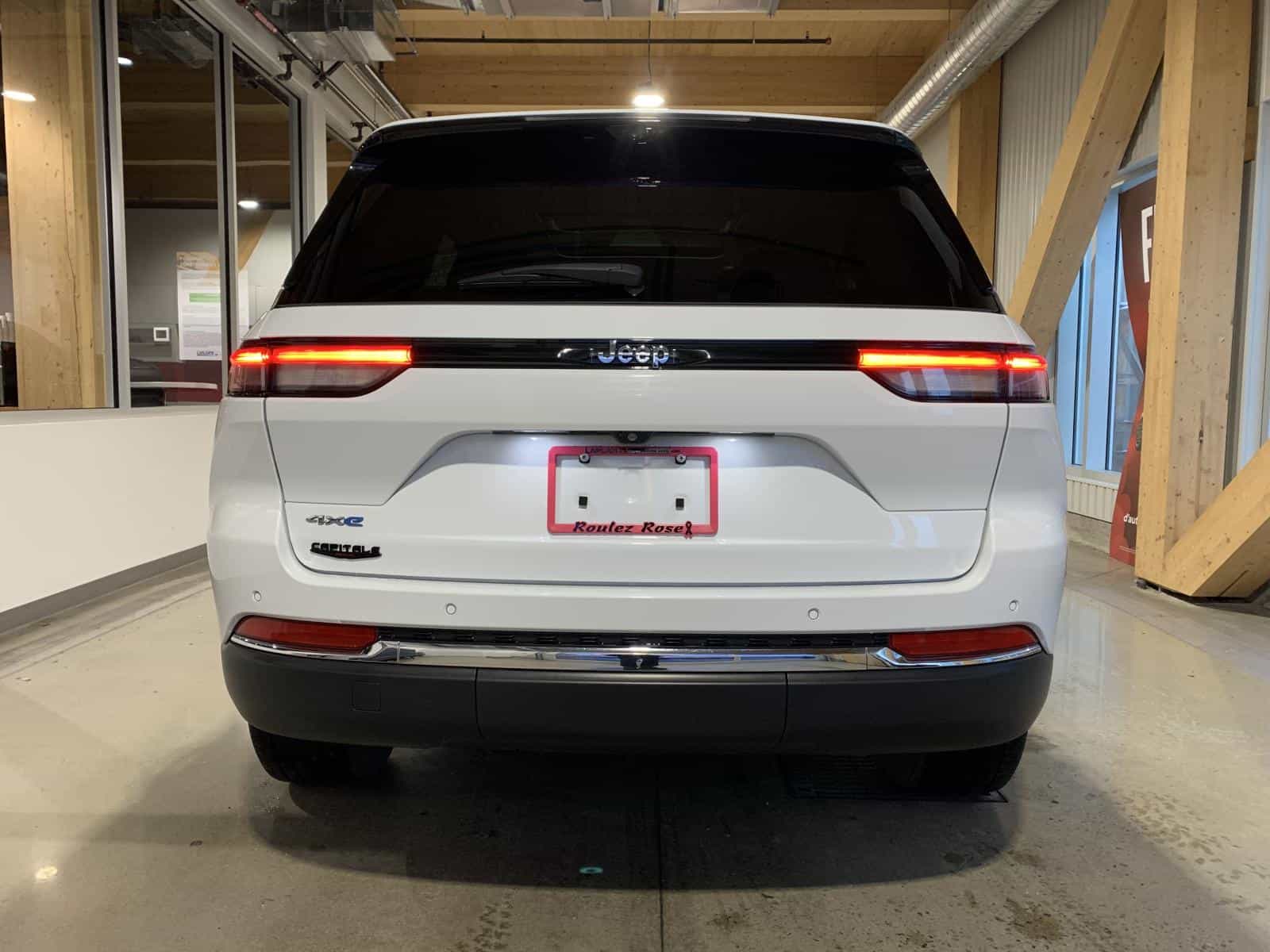 2022 Jeep Grand Cherokee Limited - Image 3