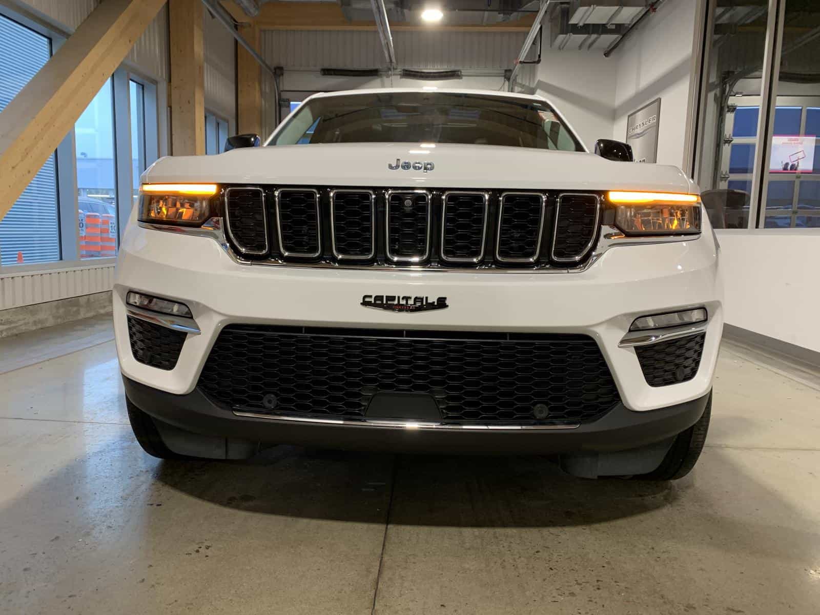 2022 Jeep Grand Cherokee Limited - Image 8