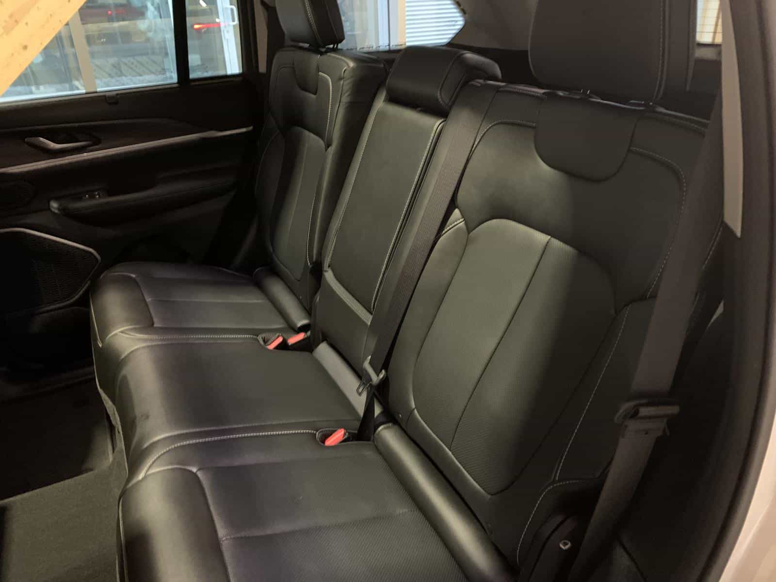 2022 Jeep Grand Cherokee Limited 4X Base 4XE - Image 17