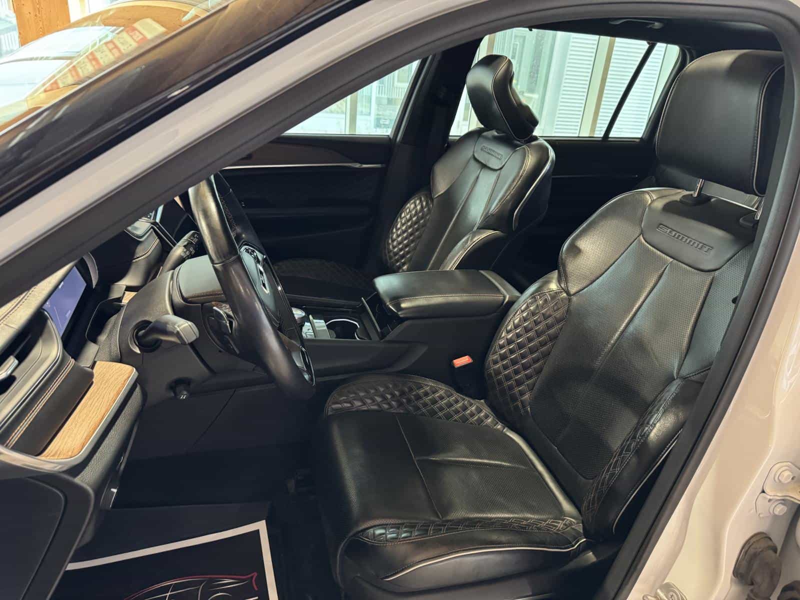 2022 Jeep Grand Cherokee L Summit - Image 11