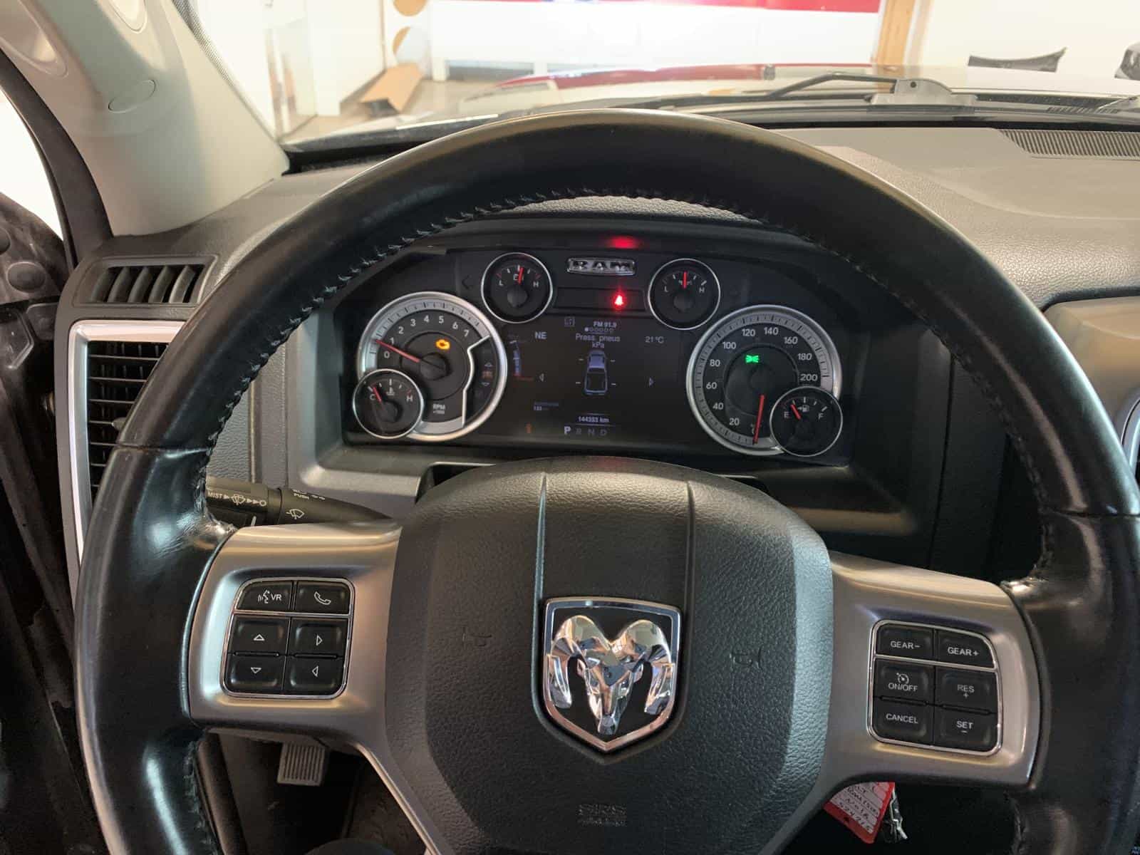 2021 RAM 1500 CLASSIC SLT 1500 Express - Image 12