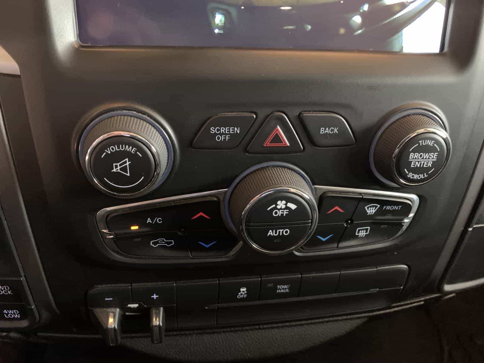 2021 RAM 1500 CLASSIC SLT 1500 Express - Image 14