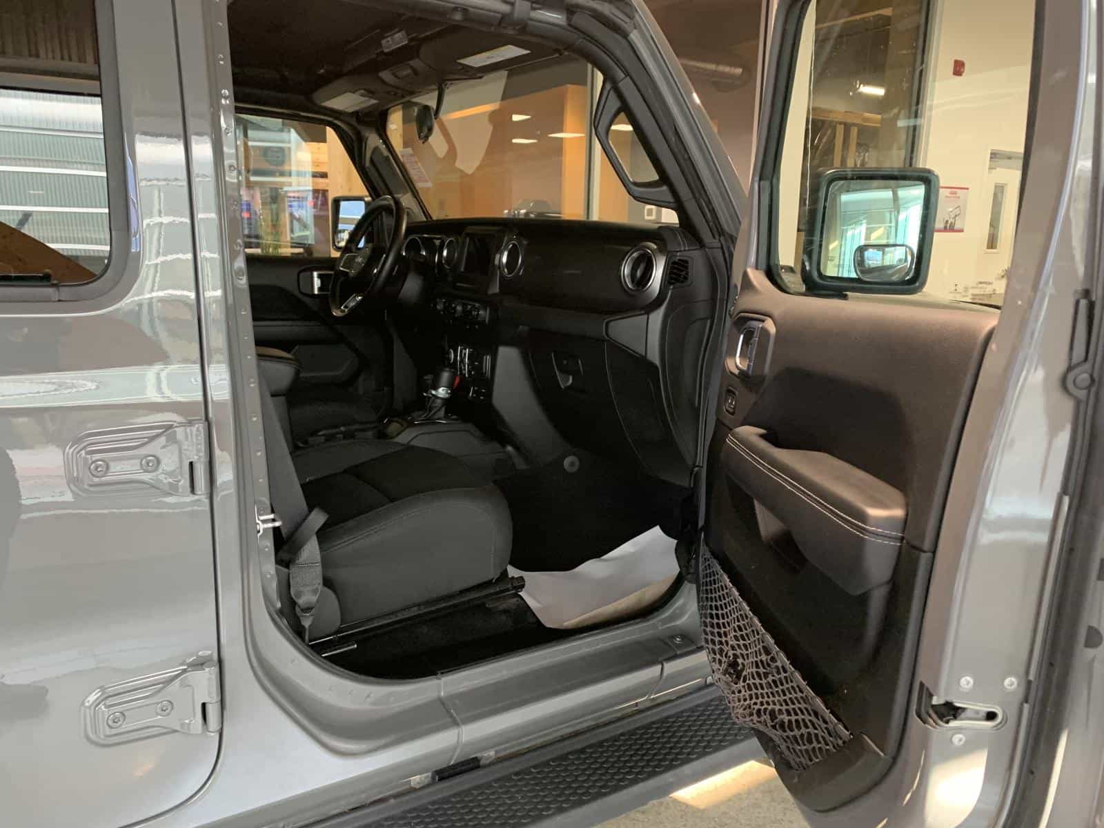 2021 Jeep Wrangler Unlimited Sahara - Image 9