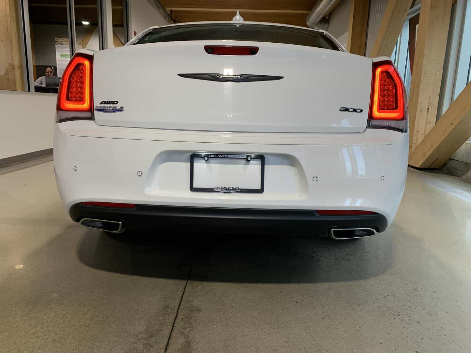 Image 4 Chrysler 300 Touring L Touring L 2023