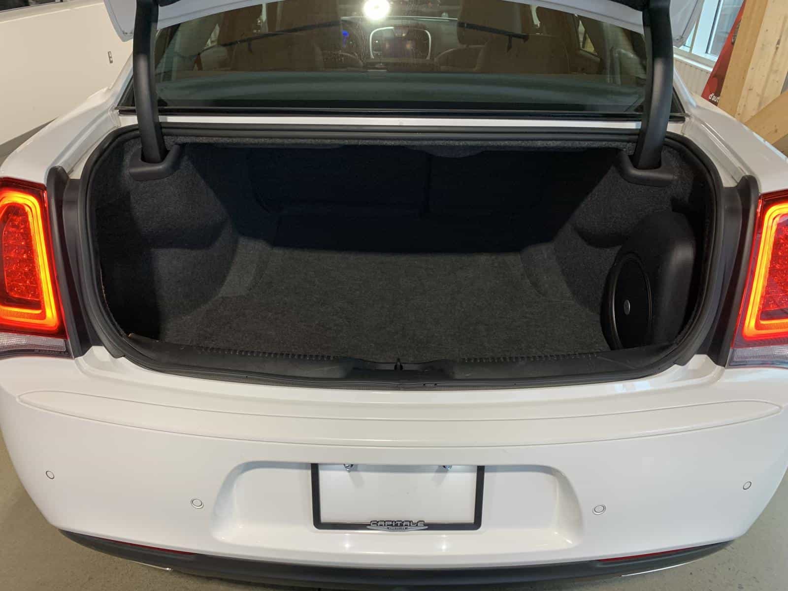 Image 11 Chrysler 300 Touring L Touring L 2023