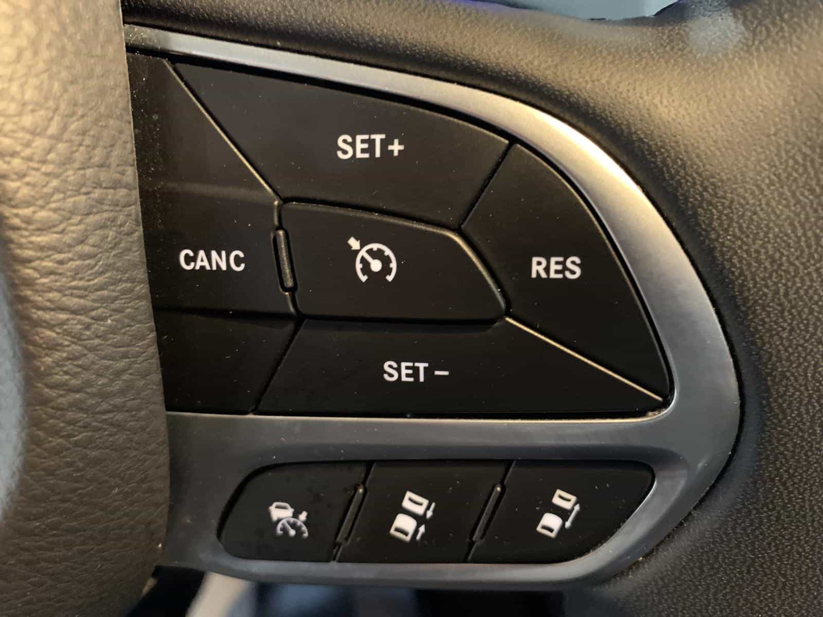 2023 Chrysler 300 Touring L - Image 18