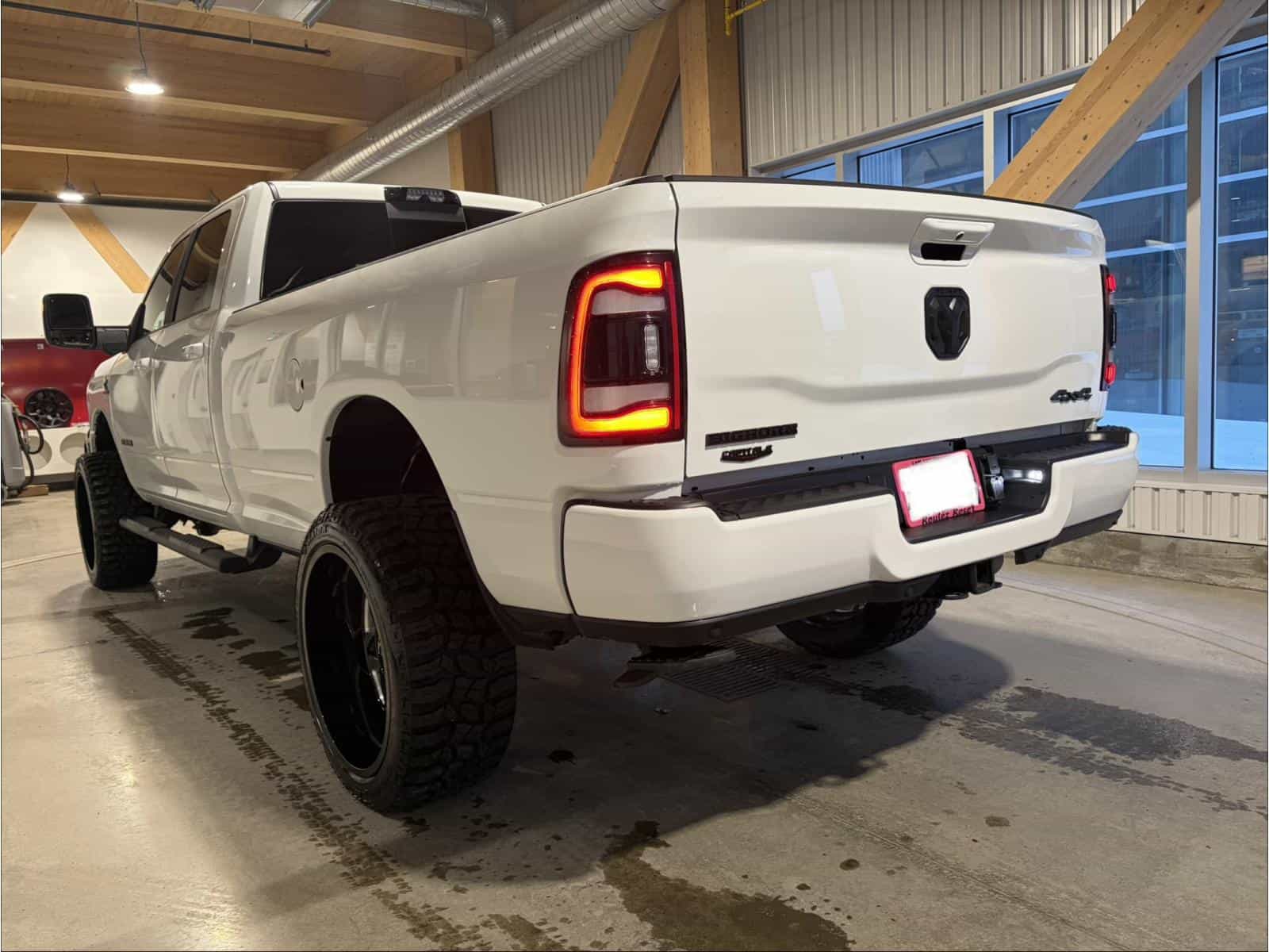 2024 RAM 2500 Big Horn - Image 4