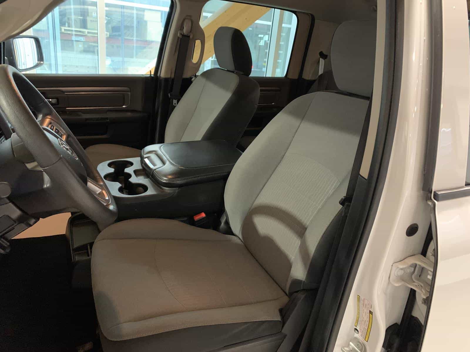 2023 RAM 1500 CLASSIC SLT SLT - Image 11