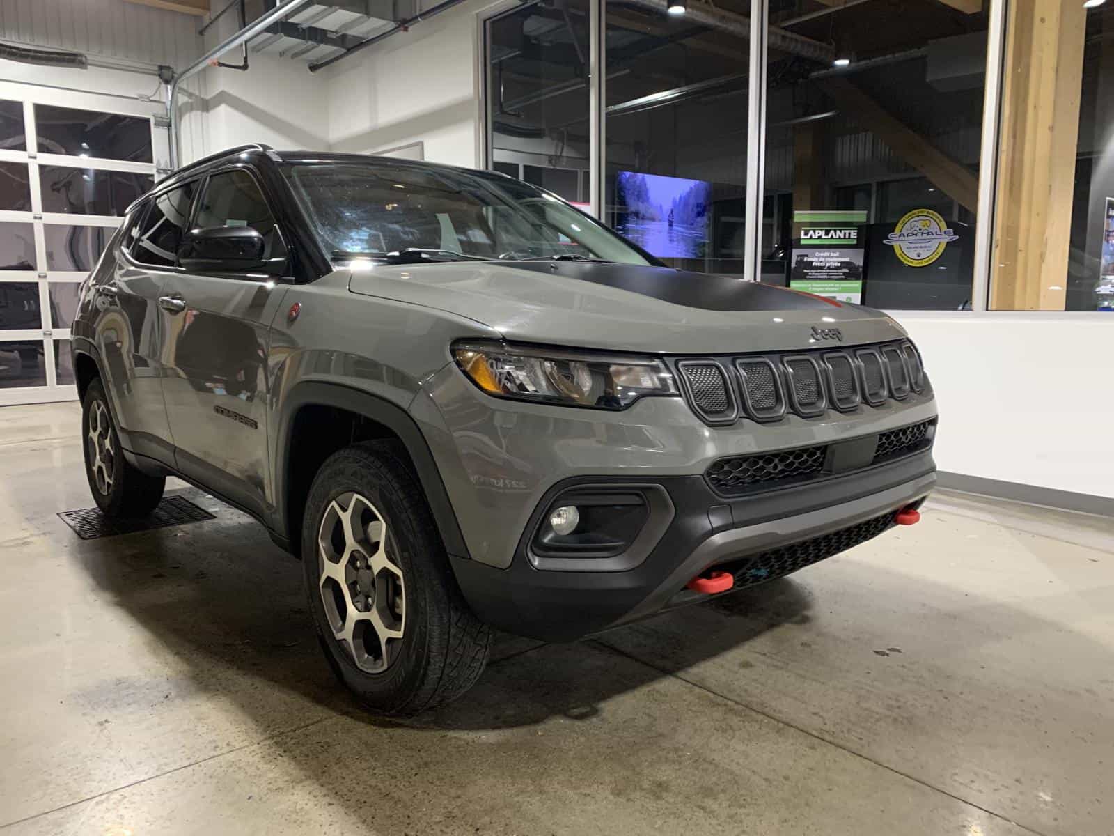 2022 Jeep Compass Trailhawk - Image 4
